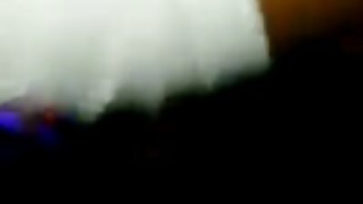 வோயூர் ஆபாச இளம் காதலர்கள் கடற்கரை ஆல்கோவில் உடலுறவில் ஈடுபட்டனர்